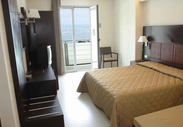Hotel Capitol San Mauro Mare Phòng bức ảnh