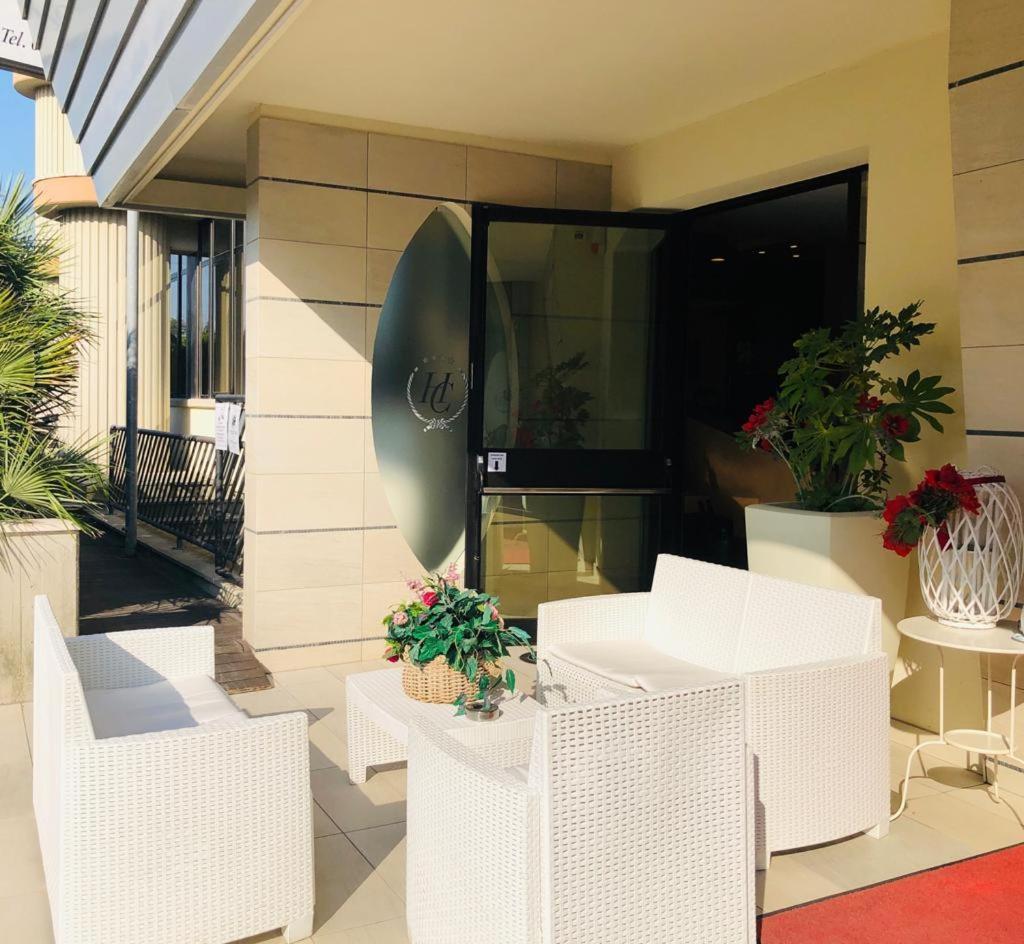 Hotel Capitol San Mauro Mare Ngoại thất bức ảnh