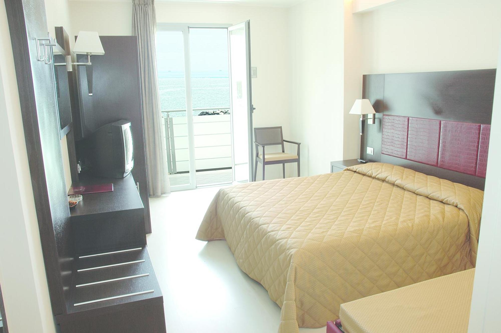 Hotel Capitol San Mauro Mare Ngoại thất bức ảnh